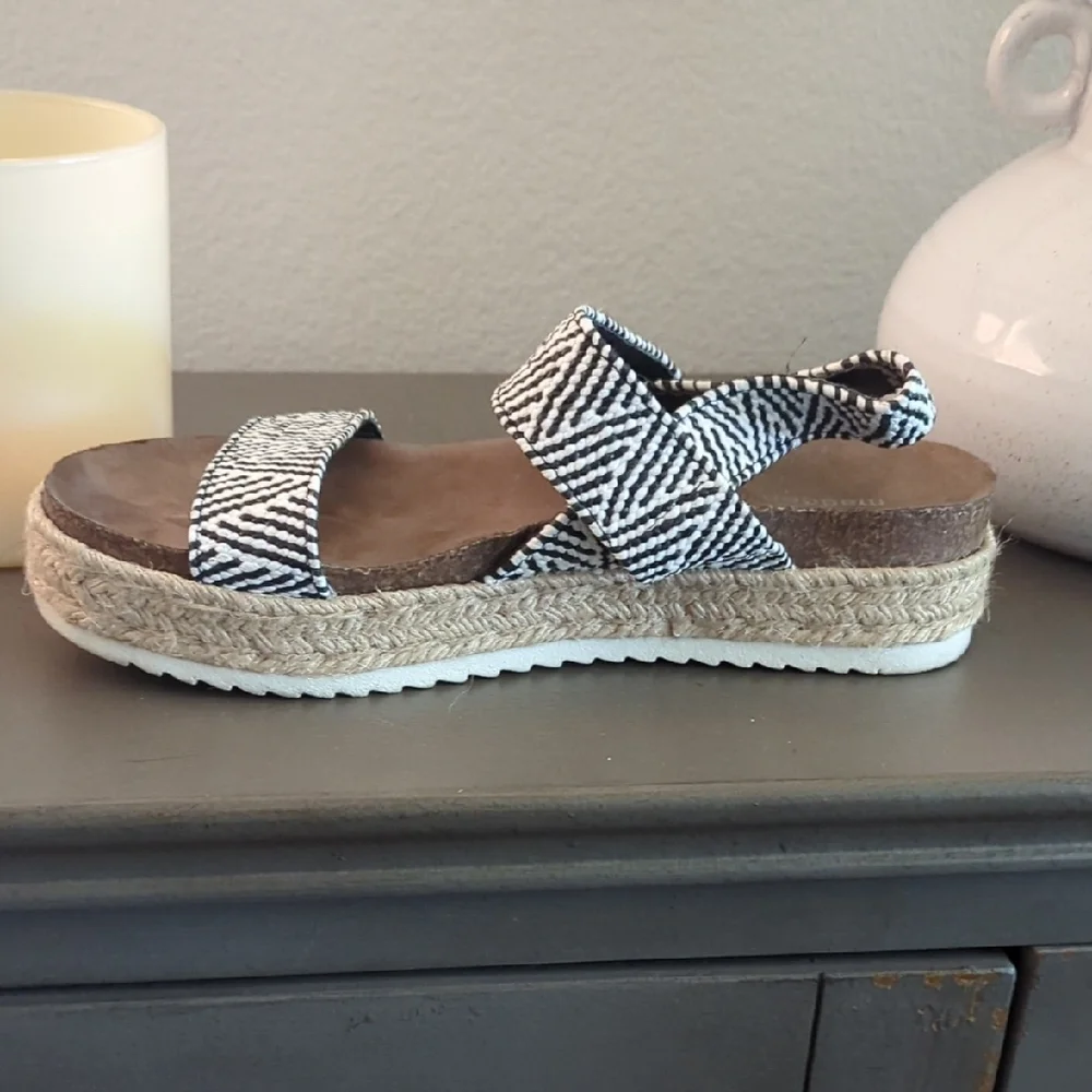 Stylish Black and White Women's Sandals